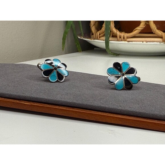 U.B. Trading Company Jewelry - Zuni Turquoise Jet Inlay Flower Earrings Sterling Silver 40s–60s Southwest Jewel
